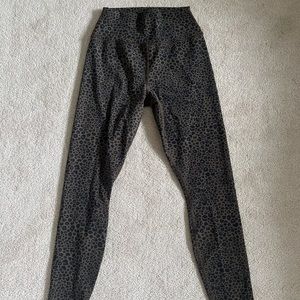 Size small Alo Yoga cheetah leggings, full length, never worn